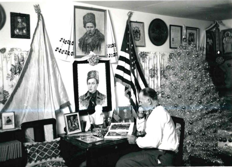 П.Олексієнко в Архіві-Музеї в Денвері  в 1965 році