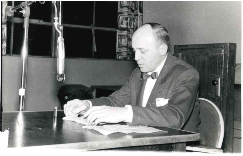 Микола Лебідь виступає на радіо