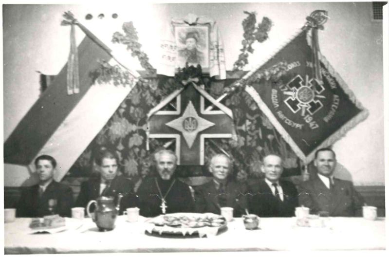 В 30 річницю Зимового Походу група учасників на чолі з Командармом ген-полк. Михайлом Омеляновичем-Павленком