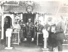 Протопресвітер Армії УНР П.Пащевський з духовенством в табірній церкві м. Каліш