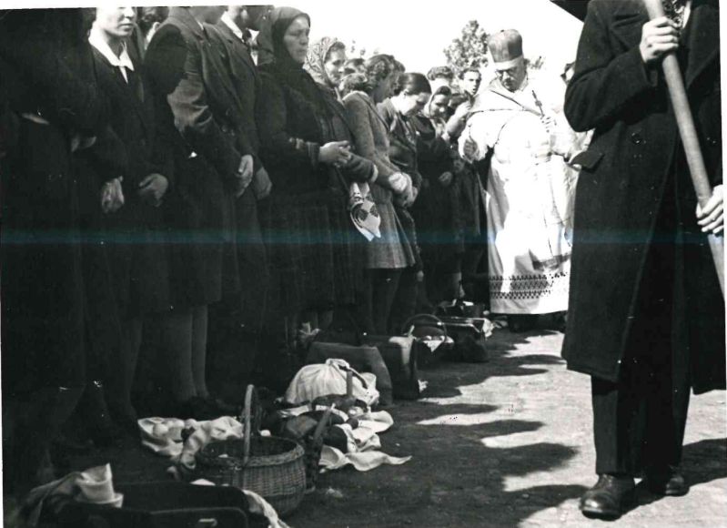 Посвячення пасок отцем деканом Пилипцем