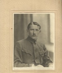 Фото Євгена Коновальця, вилучене працівниками НКВД у його брата