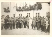 Святослав Шрамченко серед інших військових в м. Кам`янці-Подільському