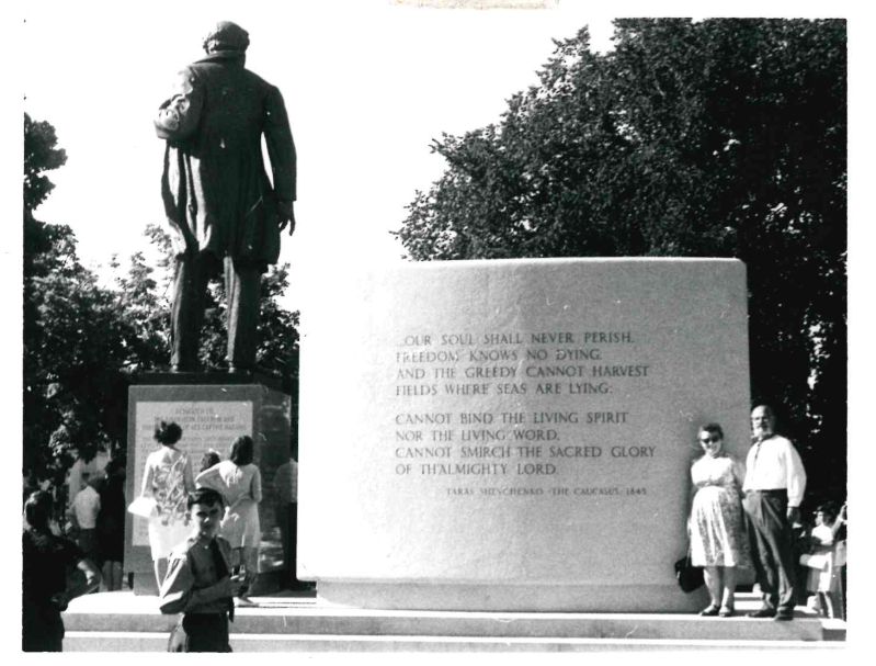 Петро Олексієнко з дружиною Анною